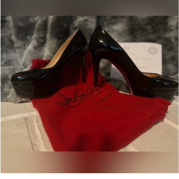 BEAUTIFUL Christian Louboutin patent leather platform heels - Picture 7 of 8